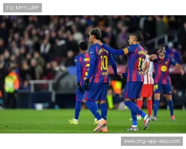 亚马尔灵活跑位拉扯防线