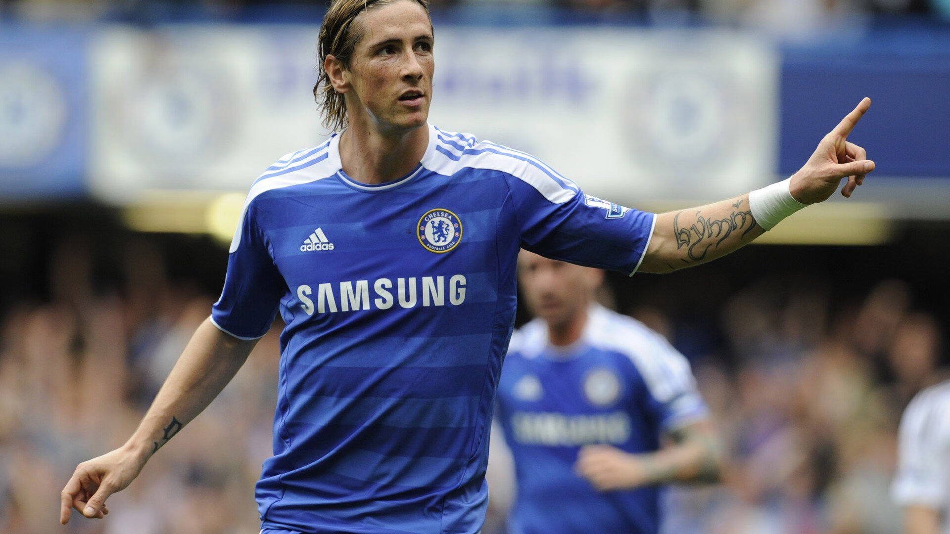 高尔的球场灵活性和攻击性突破,打破对手防线,高尔球会员多少钱一年